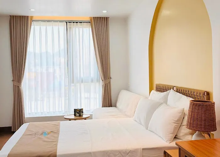 La Mer Cat Ba Boutique Hotel