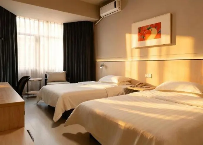 Jinjiang Inn Longyan Zhongshan Road Walking Street