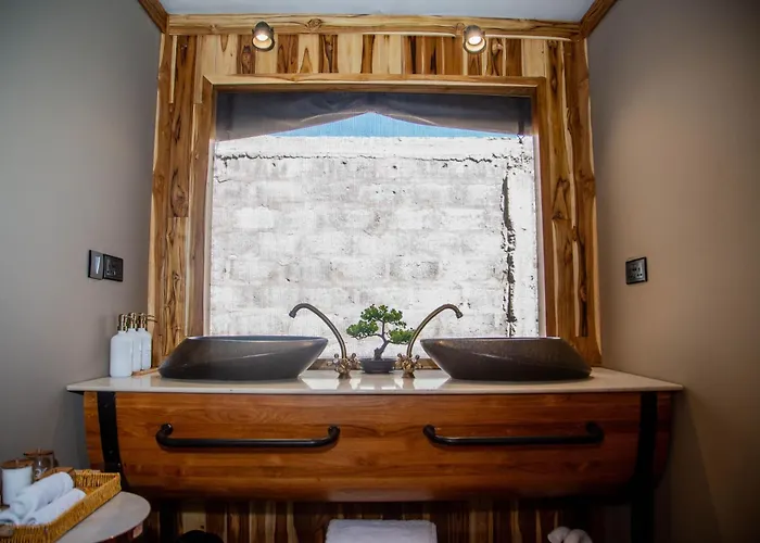 Bech Serengeti Luxury Camp