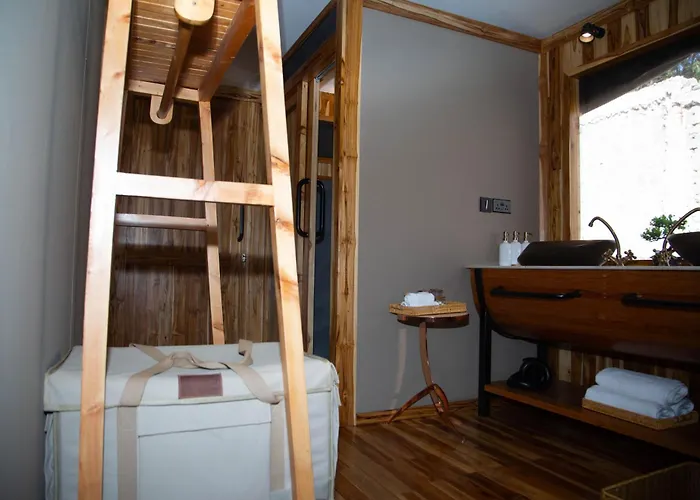 Bech Serengeti Luxury Camp