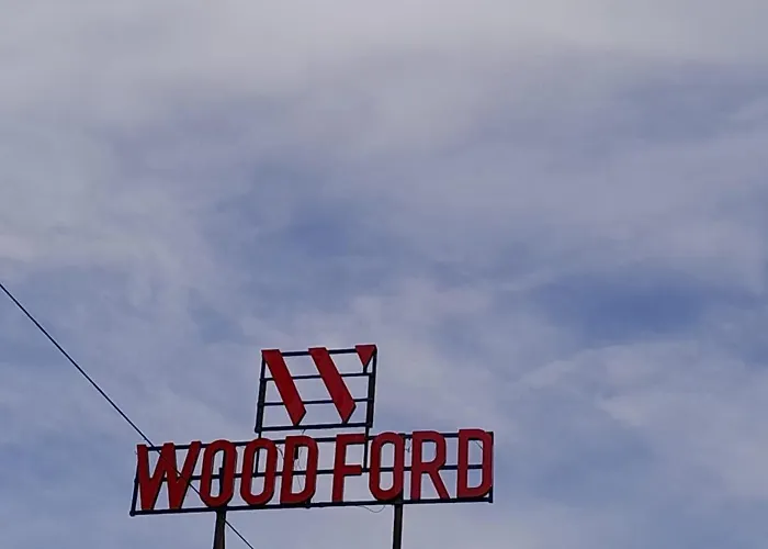 Woodford Ayubia