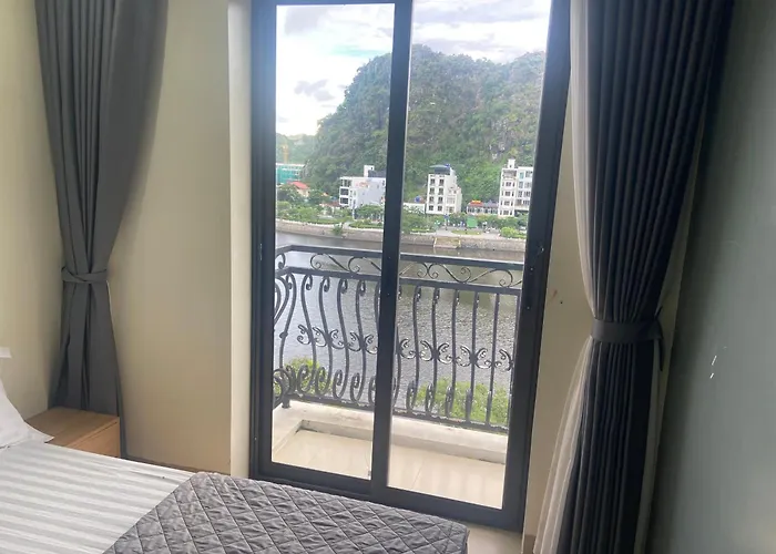 Anh Nhu Hostel & Restaurant Cat Ba