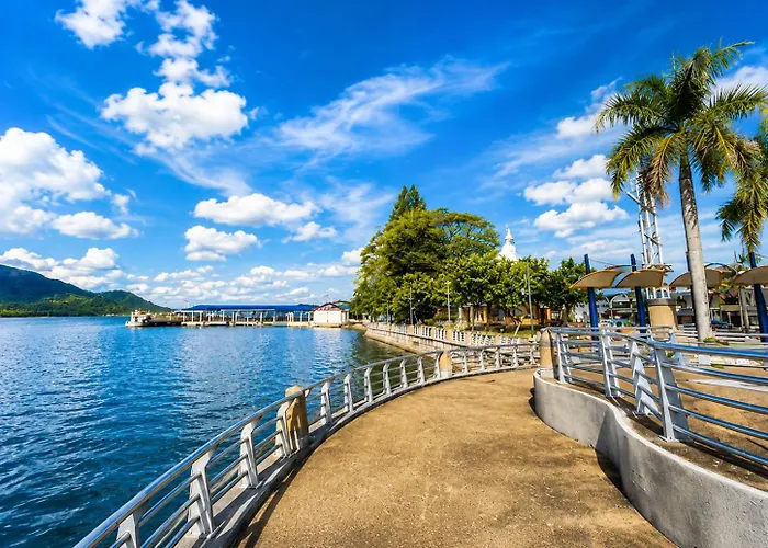 Ark Lumut Seafront Hotel