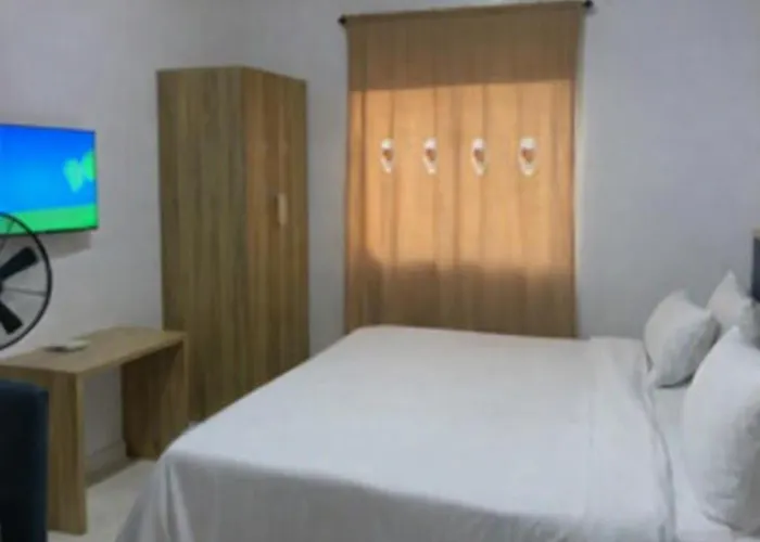 Rewaj Hotel & Lounge