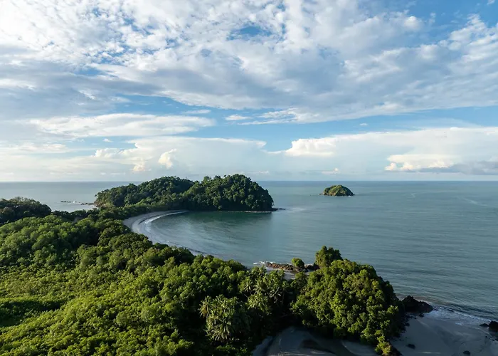 Hotel Manuel Antonio Beracha