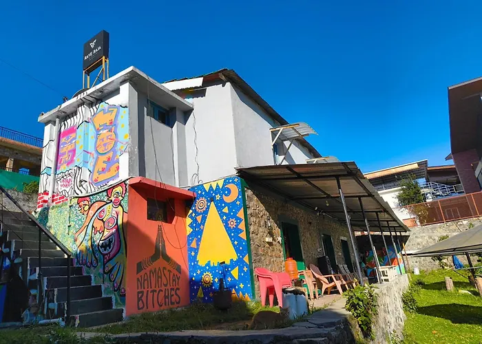 Rave Raja Co-Working Hostel