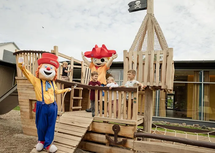 Familien Wellness Hotel Seeklause GmbH&CoKG mit großem Abenteuerspielplatz Piraten-Insel-Usedom Kinder immer All-Inklusive&Getränke ganztags inklusive