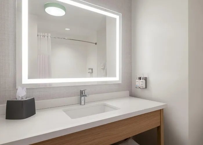 Garner Hotel Warren Northwest By Ihg