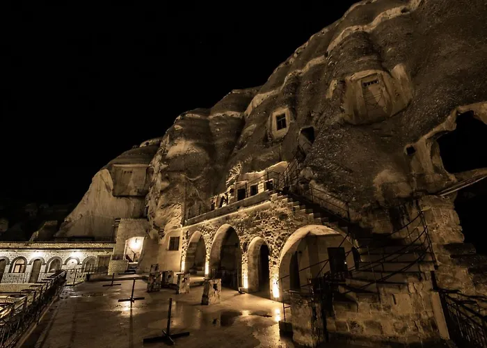 Elite Cave Suites