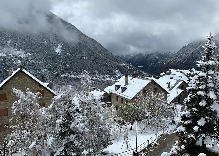 El Xalet De Tauell Hotel Rural
