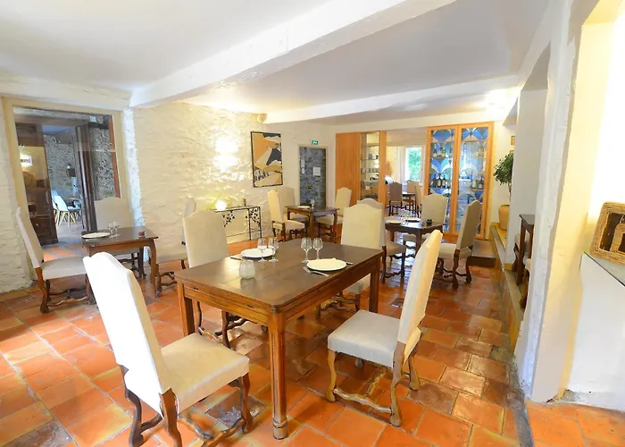 Logis Hotels - Hotel Restaurant Du Midi