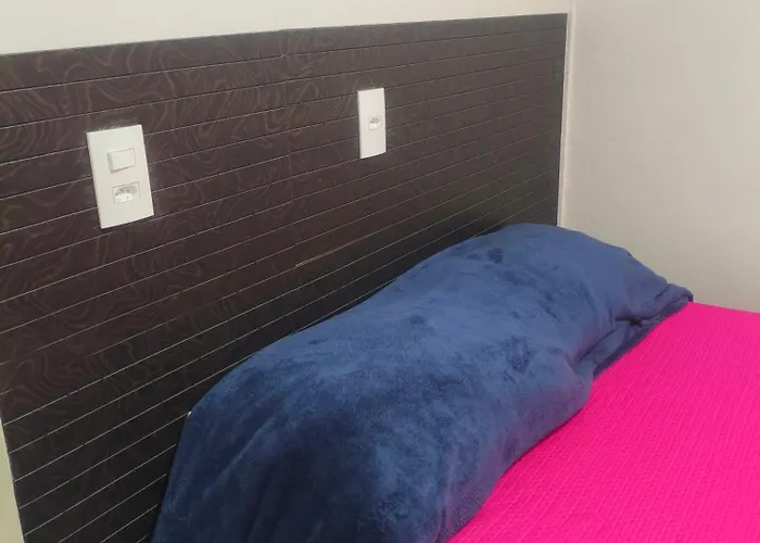 LAR DOCE LAR HOSTEl, ECONÔMICO!!
