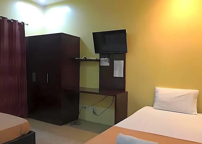 Oyo 762 Laurien Hotel