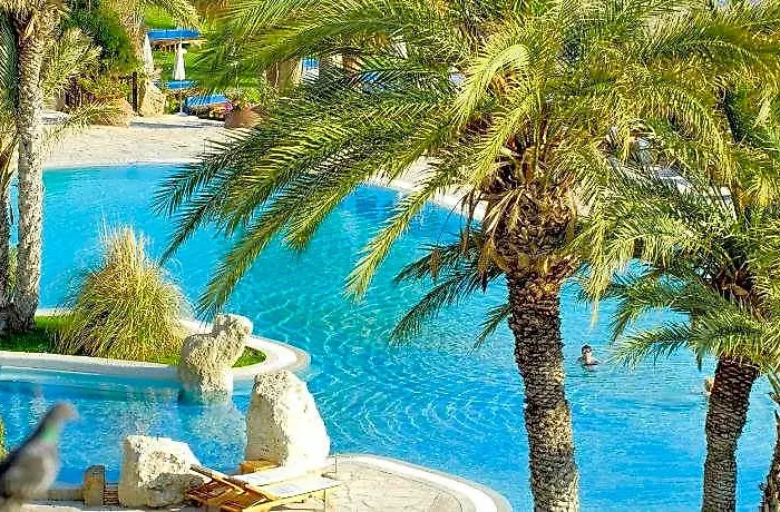 Coral Beach Hotel And Resort
