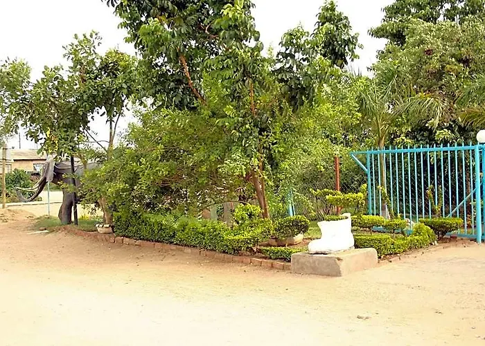 Luna Lodge