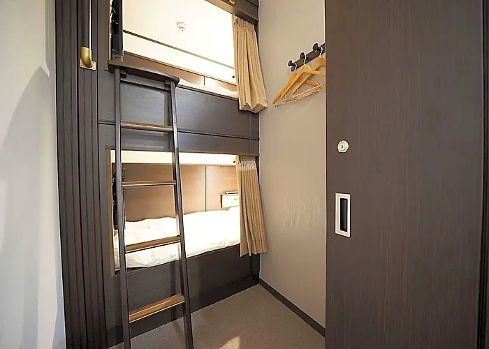 Wellcabin Tenjin - Male Only