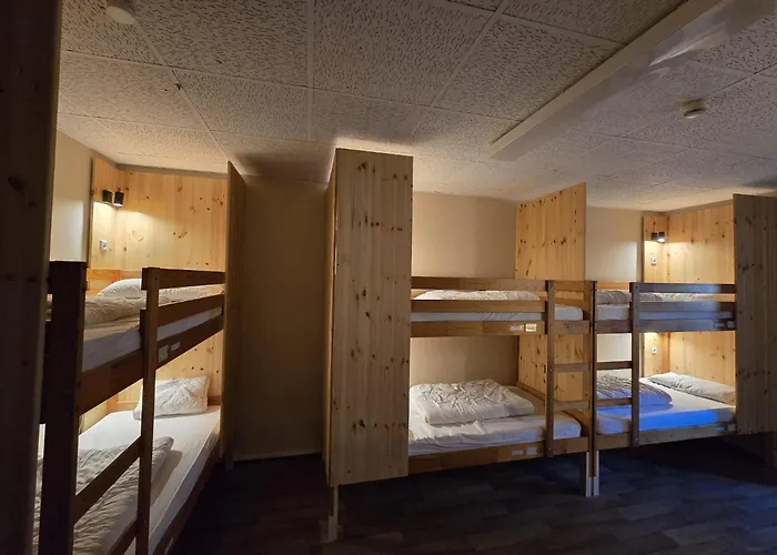 Max Hostel