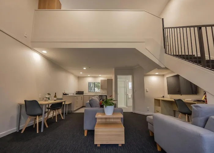 Aubyn Court Spa Motel