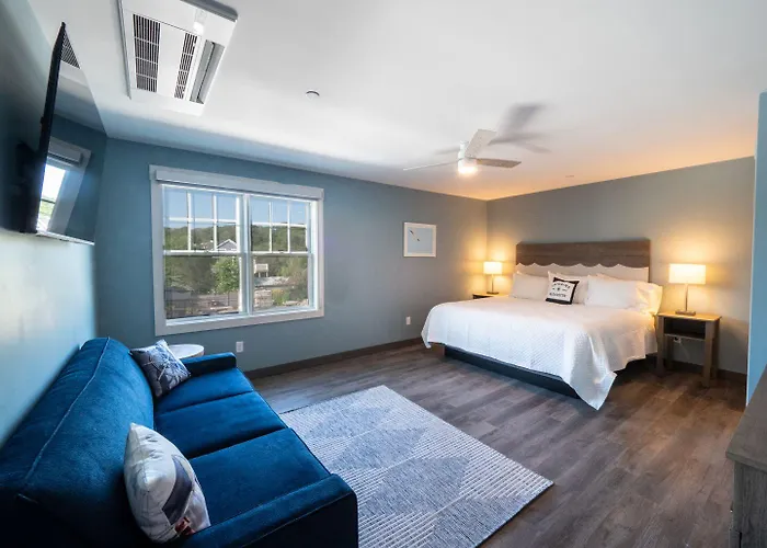 Long Beach Suites
