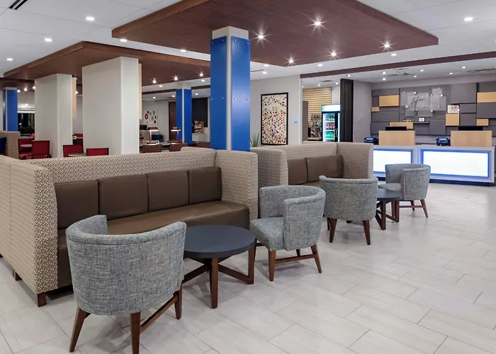 Holiday Inn Express & Suites - Madison By Ihg