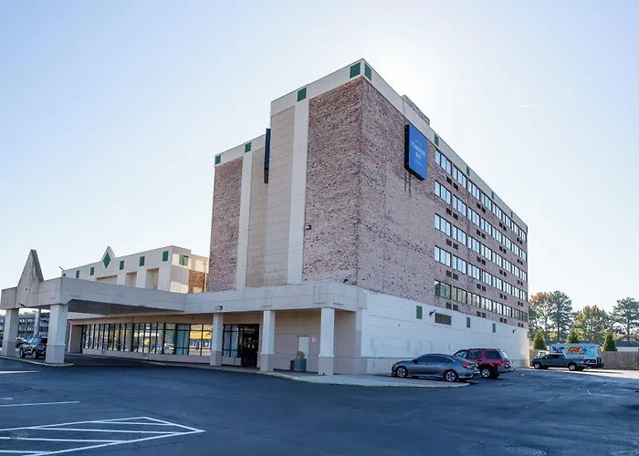 Dominion Inn And Suites