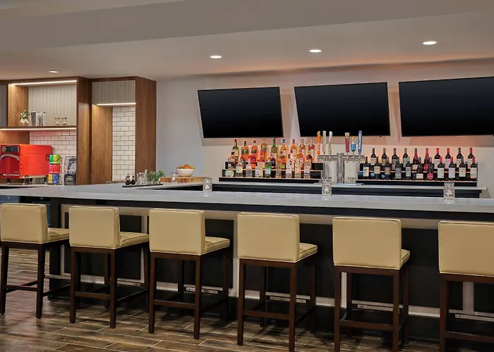 Delta Hotels By Marriott Chicago Willowbrook