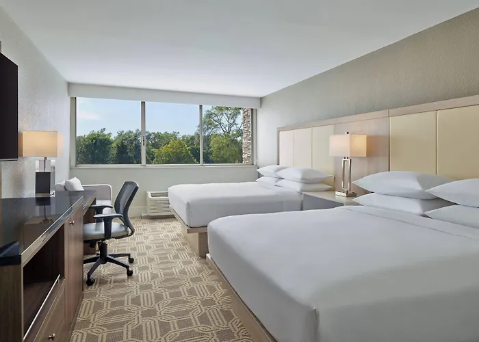 Delta Hotels By Marriott Chicago Willowbrook