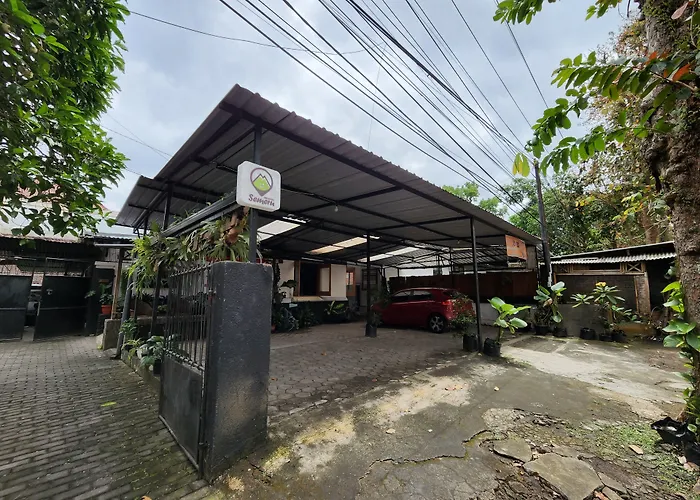 Semeru Hostel Malang (Adults Only)