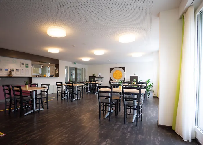 Nyon Hostel