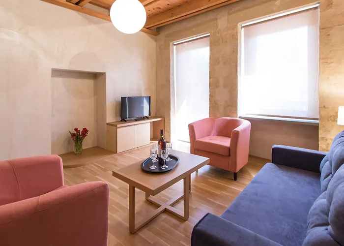 Polixeny'S Suites