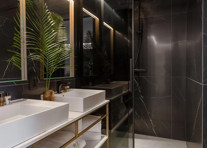 We Me Suite Hotel