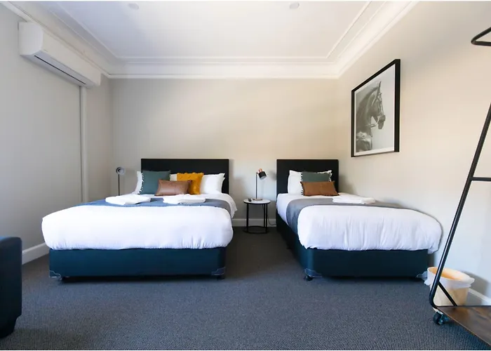 Horse And Jockey Hotel Homebush