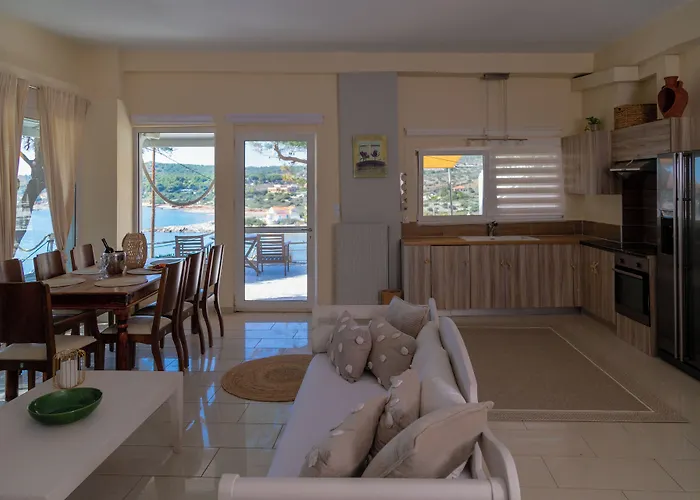Poseidon Apartments And Villas By The Sea