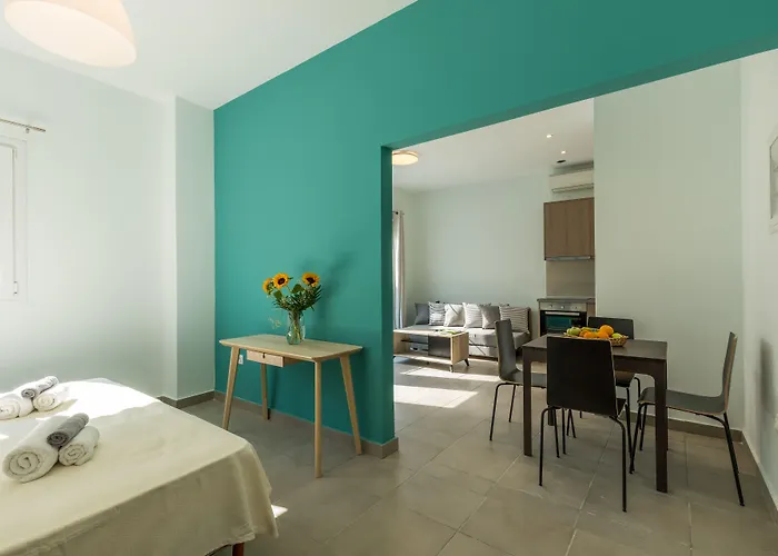 Local Hostel & Suites