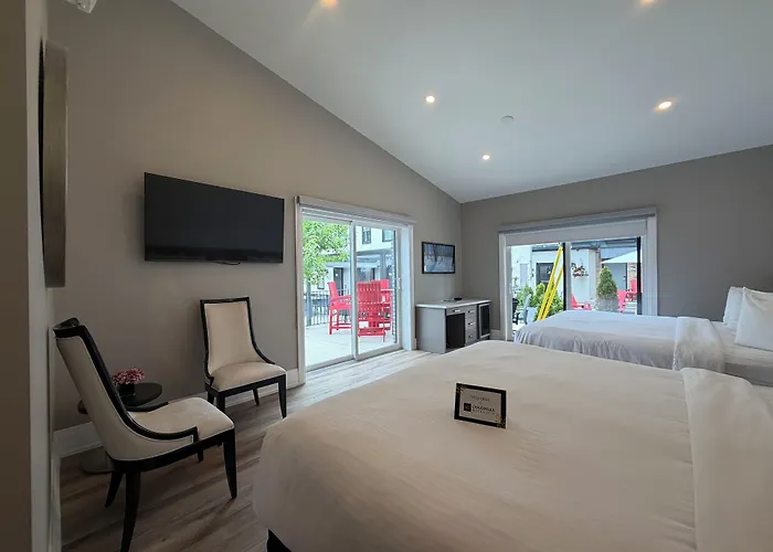 Colonial Hotel & Suites