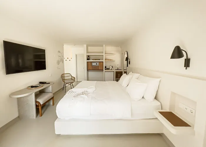 Pilos Suites