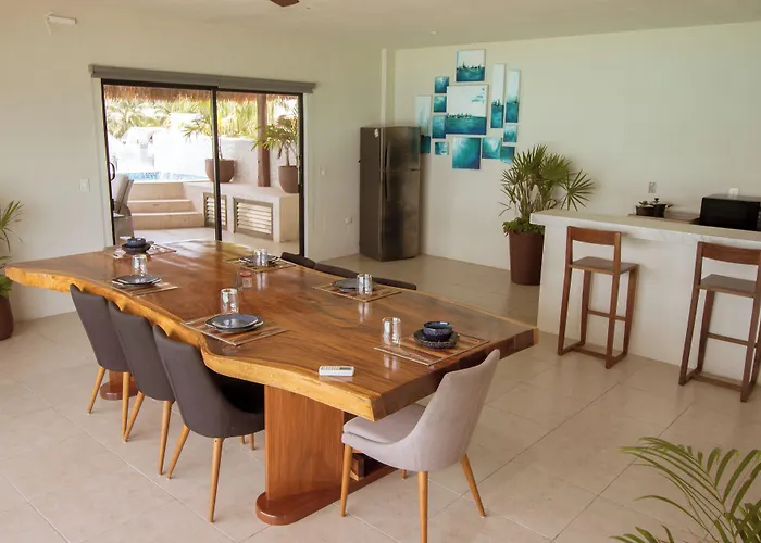 Cuxos Hotel Beachfront
