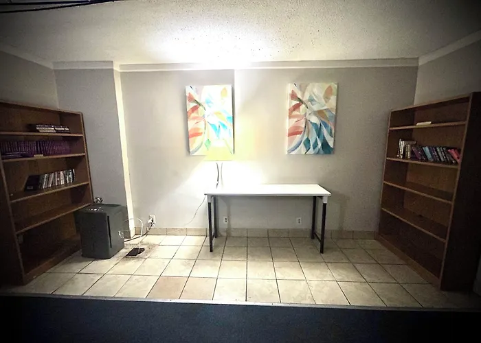 Apm Inn & Suites