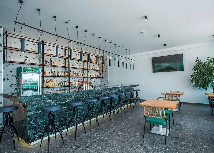 Mazoren Art Hotel