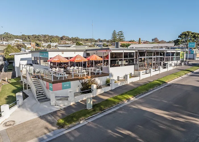 Bridport Bay Inn