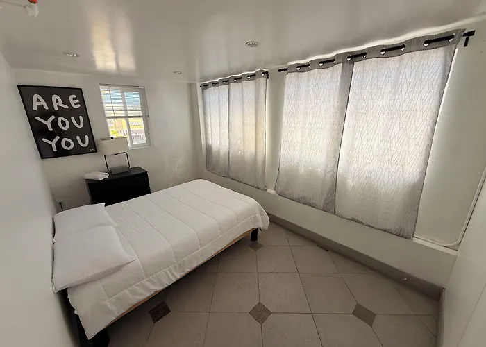 Culver City Hostel