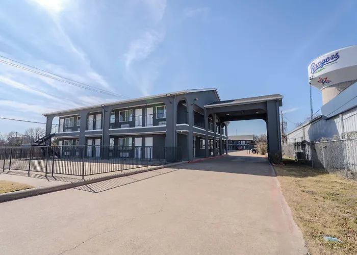 Executive Inn Of Arlington, Near At&T Stadium