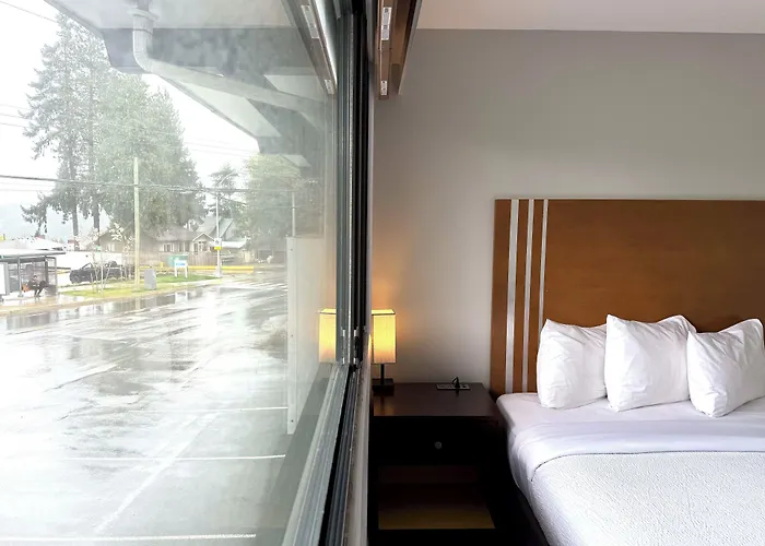 Departure Bay Motel