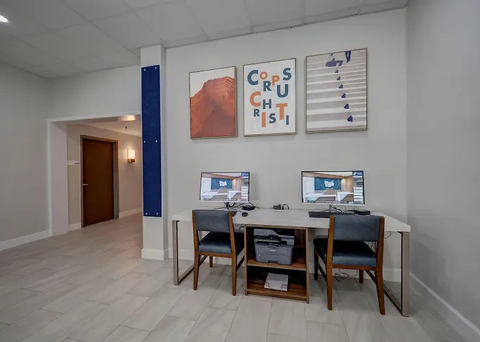 Holiday Inn Express Corpus Christi - Beachfront By Ihg