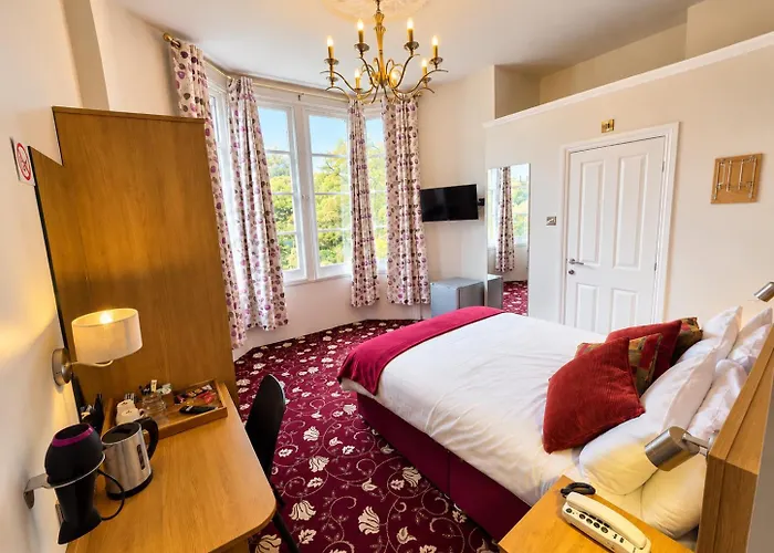 Edgerton Hotel - Ample Free Parking - 24 Hour Reception