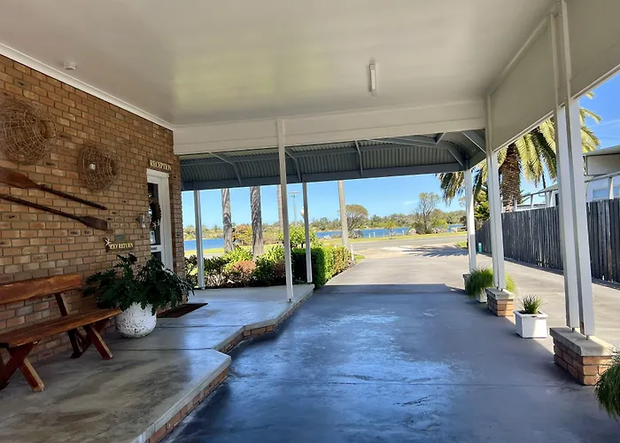 Coastal Waters Motor Inn