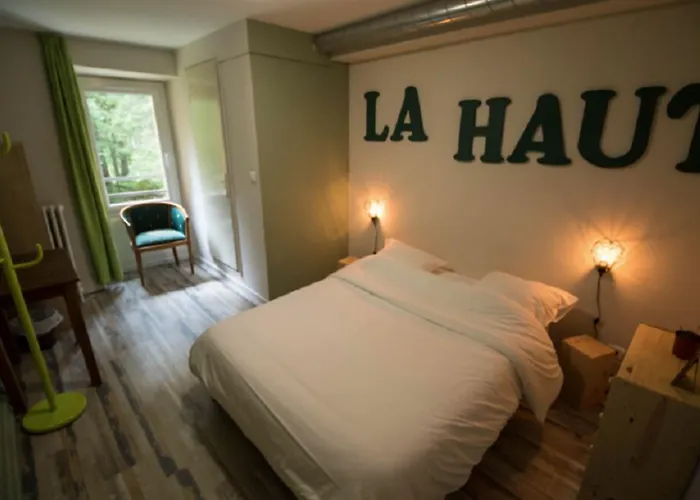 1861 Chatel Hostel