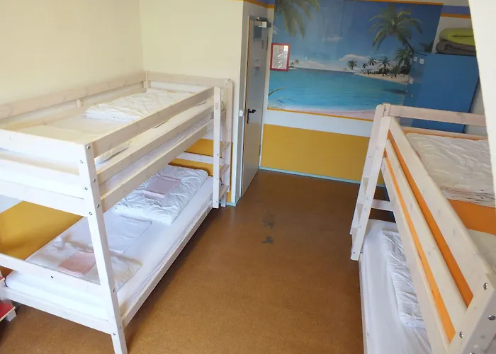Max Hostel