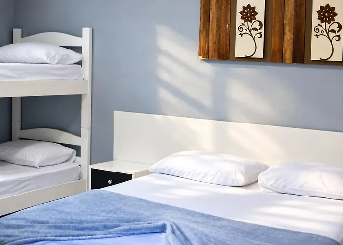 POUSADA e HOSTEL ARAUNA
