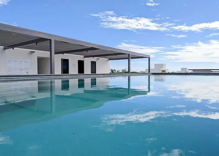 Endless Summer: Oceanview Condo with Pool, Steps from Beach